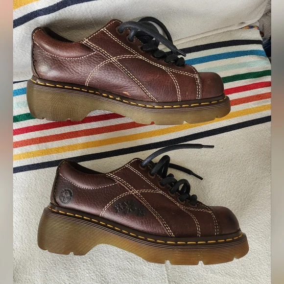 Dr. Martens Daisy #12283 Shoes - Picture 2 of 9